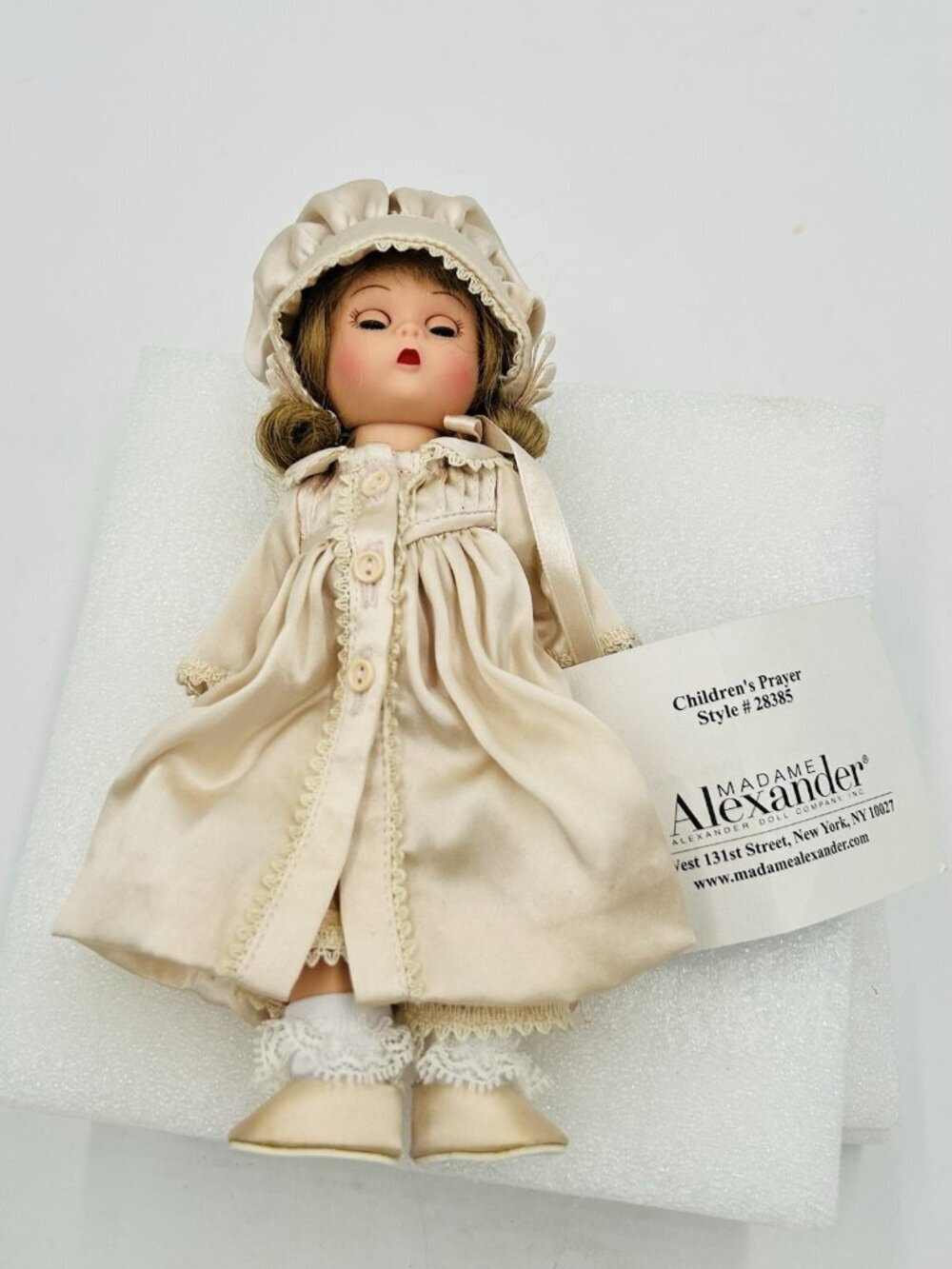 MADAME ALEXANDER Children's Prayer 28385 Satin Nightgown and Bonnet